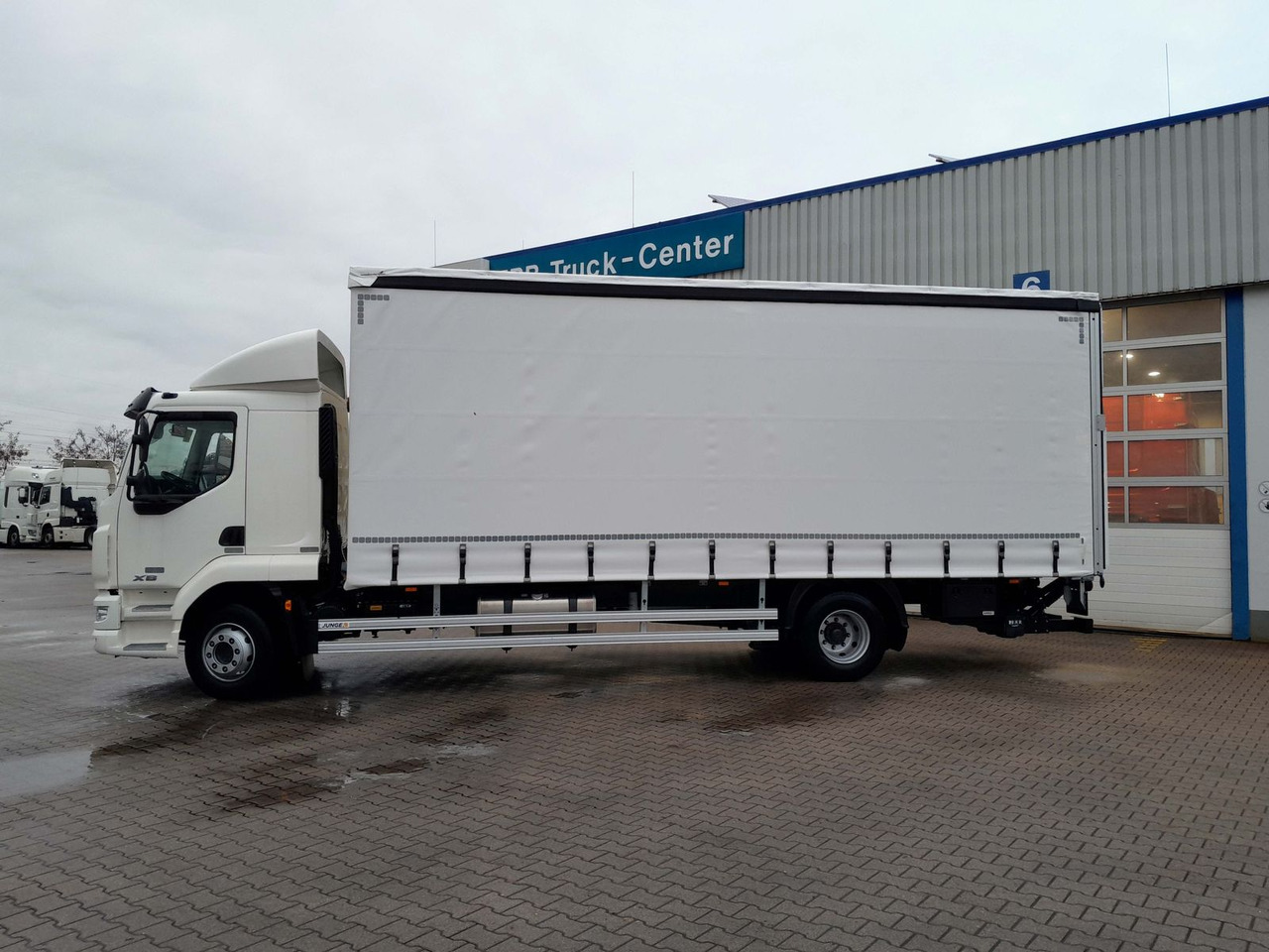DAF FA XB 290 16t Junge Curtainsider - Kravas automašīna ar tentu: foto 4 DAF FA XB 290 16t Junge Curtainsider - Kravas automašīna ar tentu: foto 4