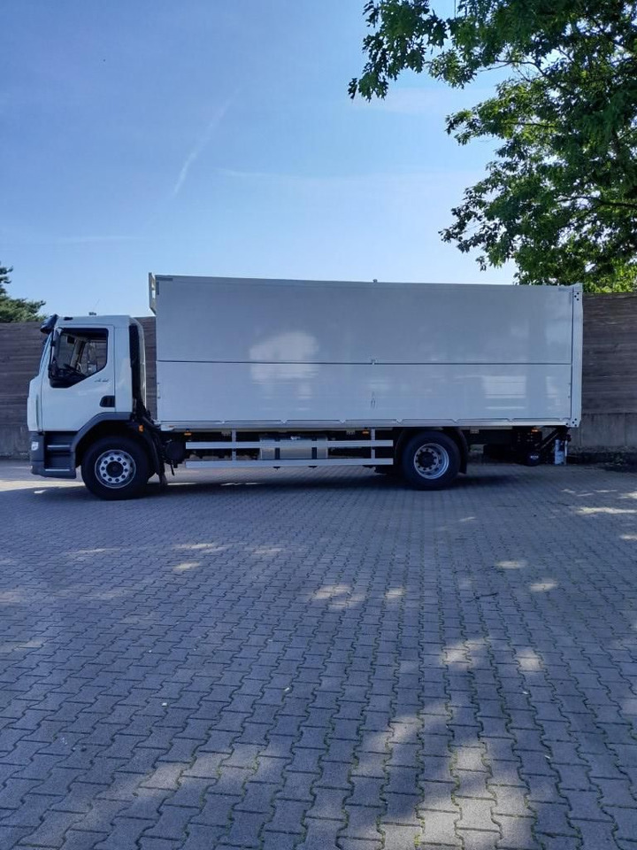 DAF XB 310 FA 18t Getränkeaufbau DAF XB 310 FA 18t Getränkeaufbau - Kravas automašīna dzērienu pārvadāšanai: foto 3 DAF XB 310 FA 18t Getränkeaufbau DAF XB 310 FA 18t Getränkeaufbau - Kravas automašīna dzērienu pārvadāšanai: foto 3