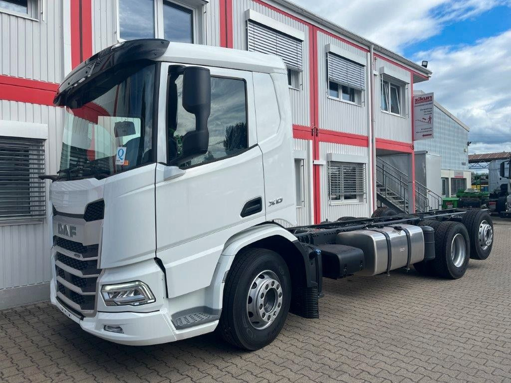 DAF XD 450 FAN Fahrgestell - Šasija kravas automašīna: foto 1 DAF XD 450 FAN Fahrgestell - Šasija kravas automašīna: foto 1