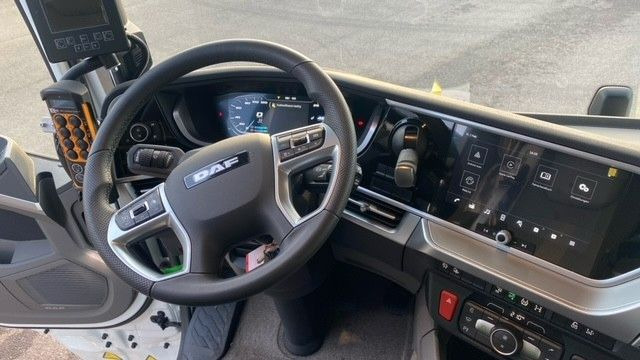 DAF XF 480 FAN Abroller VDL DAF XF 480 FAN Abroller VDL - Pacēlājs ar āķi: foto 5 DAF XF 480 FAN Abroller VDL DAF XF 480 FAN Abroller VDL - Pacēlājs ar āķi: foto 5