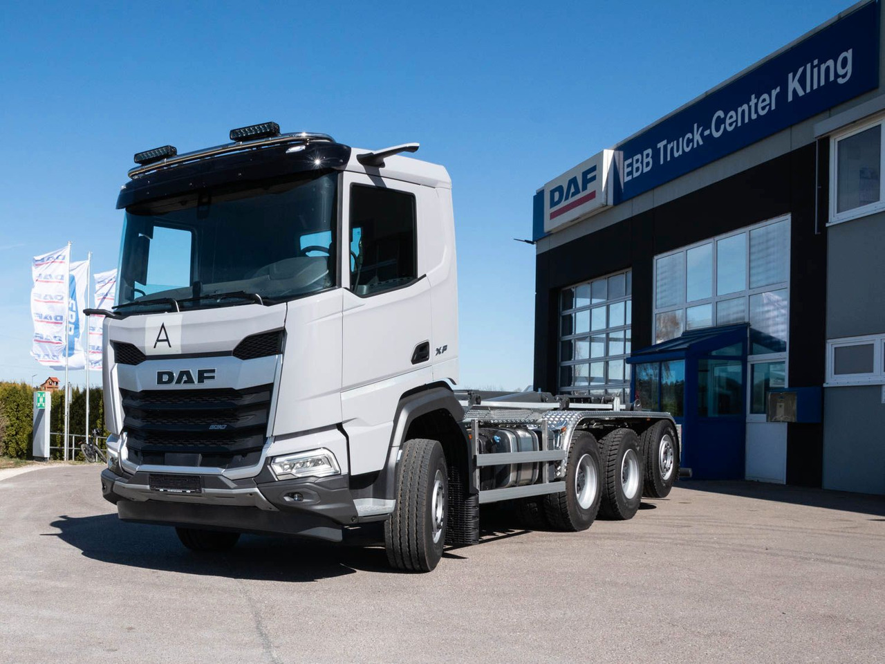 DAF XF 530 FAW mit VDL Abrollkipper DAF XF 530 FAW mit VDL Abrollkipper - Pacēlājs ar āķi: foto 1 DAF XF 530 FAW mit VDL Abrollkipper DAF XF 530 FAW mit VDL Abrollkipper - Pacēlājs ar āķi: foto 1