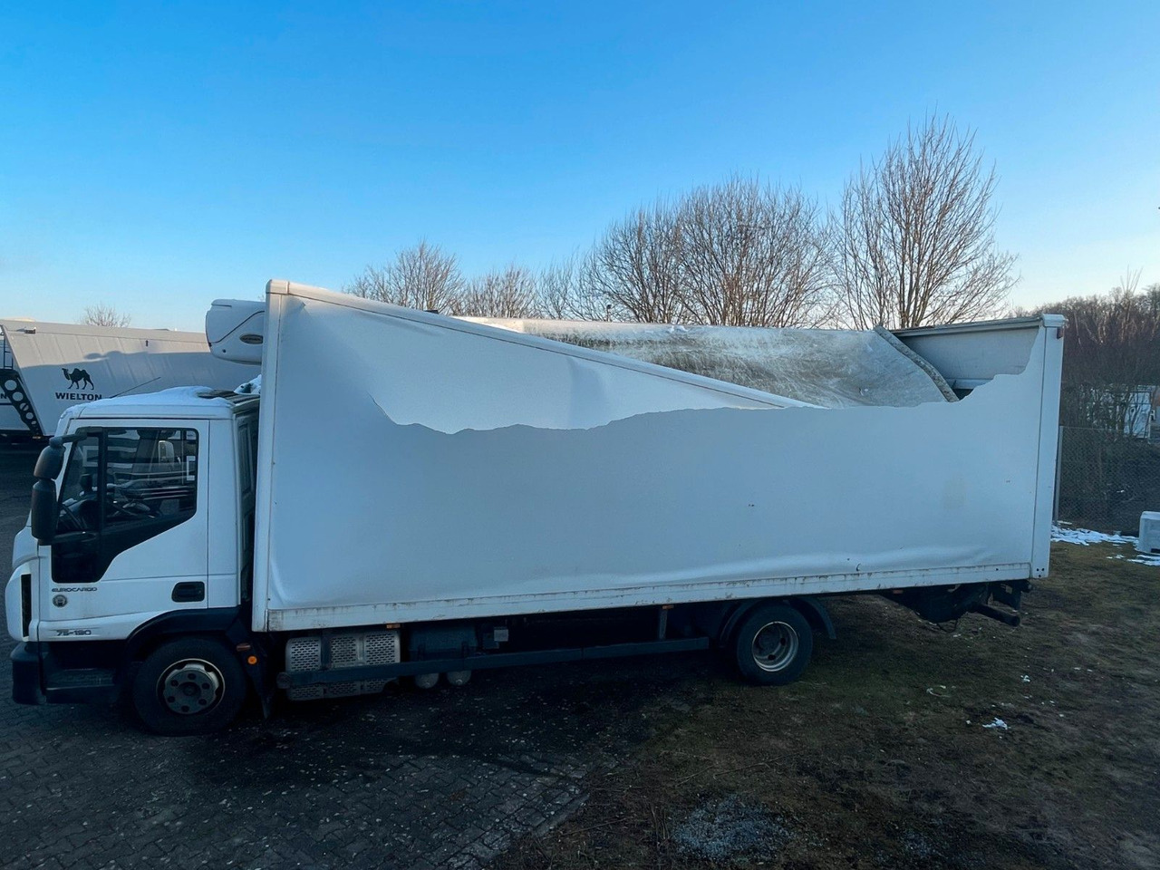 Iveco Eurocargo 75-190 - Furgons ar slēgtā virsbūve: foto 2 Iveco Eurocargo 75-190 - Furgons ar slēgtā virsbūve: foto 2
