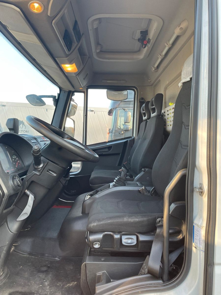 Iveco Eurocargo 75-190 - Furgons ar slēgtā virsbūve: foto 3 Iveco Eurocargo 75-190 - Furgons ar slēgtā virsbūve: foto 3