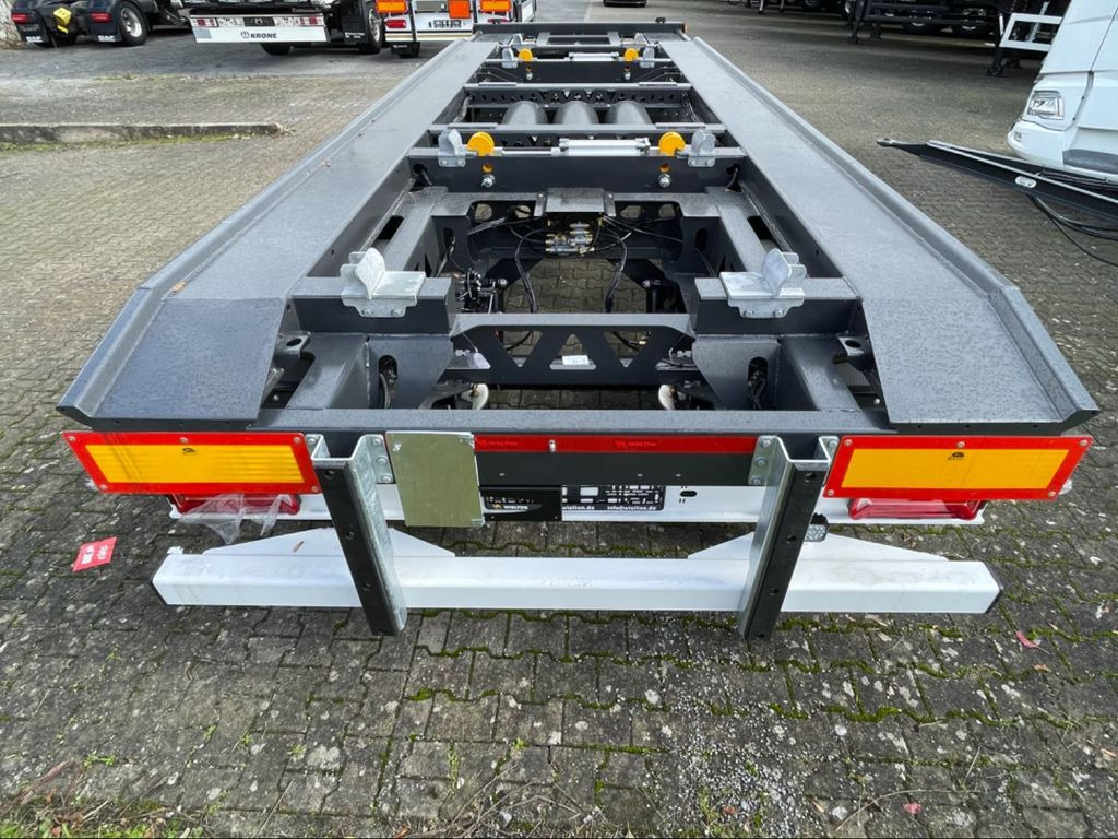 Wielton 2-Achs Außenroller-Abrollanhänger Wielton 2-Achs Außenroller-Abrollanhänger - Multilift/ Būvgružu konteinera piekabe: foto 4 Wielton 2-Achs Außenroller-Abrollanhänger Wielton 2-Achs Außenroller-Abrollanhänger - Multilift/ Būvgružu konteinera piekabe: foto 4