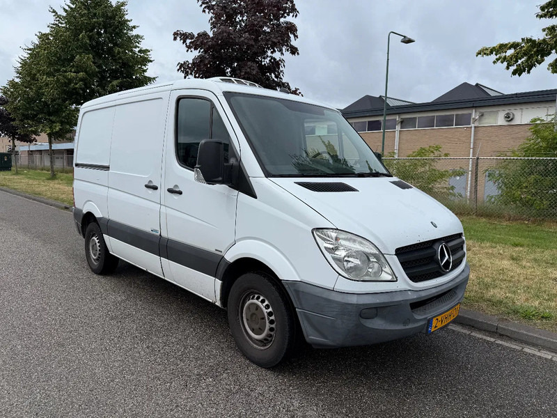 Mercedes-Benz Sprinter 313 2010 kuhlung diepfreez - Komercauto refrižerators: foto 1 Mercedes-Benz Sprinter 313 2010 kuhlung diepfreez - Komercauto refrižerators: foto 1