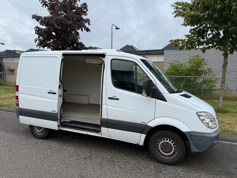 Mercedes-Benz Sprinter 313 2010 kuhlung diepfreez - Komercauto refrižerators: foto 5 Mercedes-Benz Sprinter 313 2010 kuhlung diepfreez - Komercauto refrižerators: foto 5