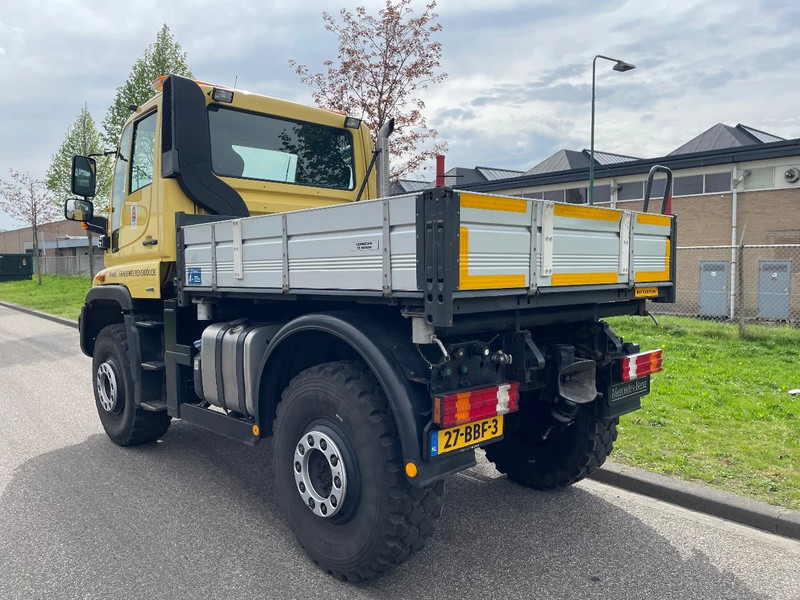 Kravas automašīna pašizgāzējs Mercedes-Benz unimog U400: foto 6