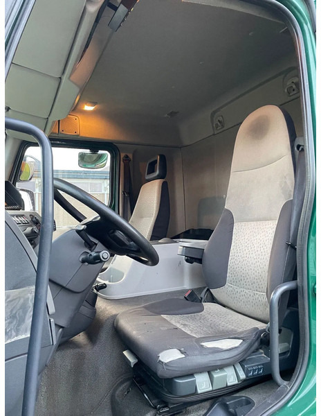 Kravas automašīna refrižerators Renault Midlum 270 2010 chereau + carrier: foto 7 Kravas automašīna refrižerators Renault Midlum 270 2010 chereau + carrier: foto 7