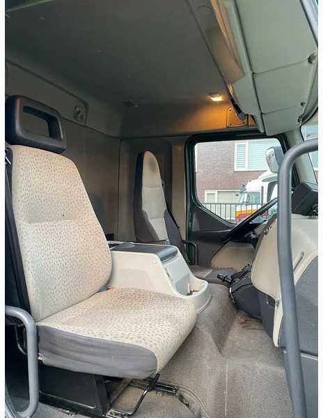 Kravas automašīna refrižerators Renault Midlum 270 2010 chereau + carrier: foto 19 Kravas automašīna refrižerators Renault Midlum 270 2010 chereau + carrier: foto 19