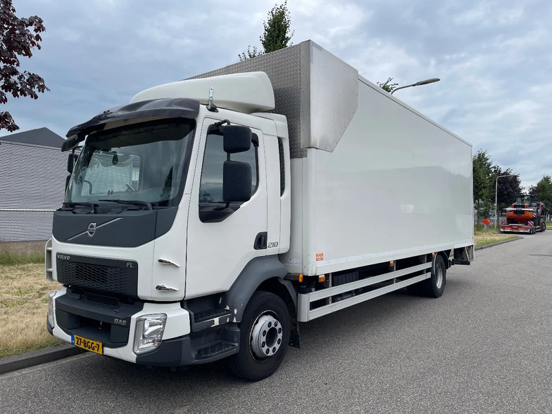 Volvo FL 210 euro 6 2015 - Kravas automašīna ar slēgto virsbūvi: foto 1 Volvo FL 210 euro 6 2015 - Kravas automašīna ar slēgto virsbūvi: foto 1