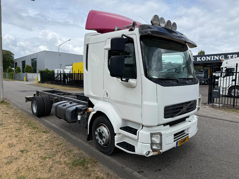 Volvo FL 250 pk 2013 euro 5 - Šasija kravas automašīna: foto 2 Volvo FL 250 pk 2013 euro 5 - Šasija kravas automašīna: foto 2