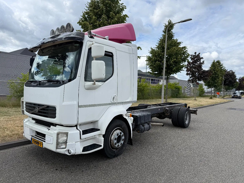 Volvo FL 250 pk 2013 euro 5 - Šasija kravas automašīna: foto 1 Volvo FL 250 pk 2013 euro 5 - Šasija kravas automašīna: foto 1