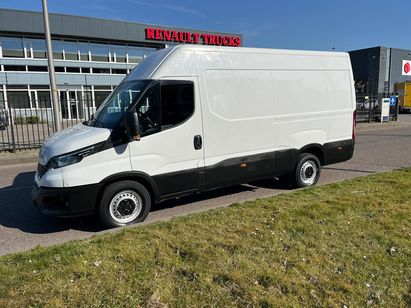 Iveco Daily 35 S 16V, Hi-Matic, 352 L H3, Airco, Camera - Kravas mikroautobuss: foto 2 Iveco Daily 35 S 16V, Hi-Matic, 352 L H3, Airco, Camera - Kravas mikroautobuss: foto 2