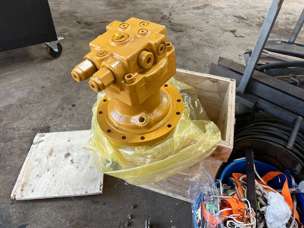 CAT 315cl swing pump (unused) - Hidraulika - Celtniecības tehnika: foto 1 CAT 315cl swing pump (unused) - Hidraulika - Celtniecības tehnika: foto 1