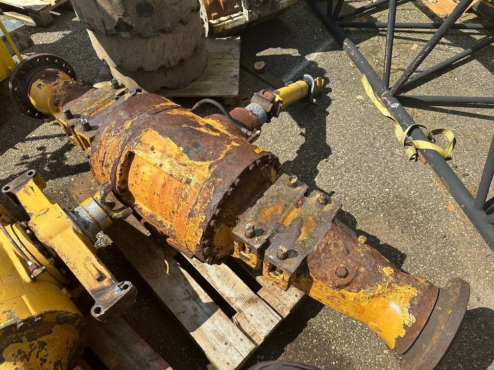 CAT 950 G front axel - Asis un rezerves daļas - Celtniecības tehnika: foto 3 CAT 950 G front axel - Asis un rezerves daļas - Celtniecības tehnika: foto 3