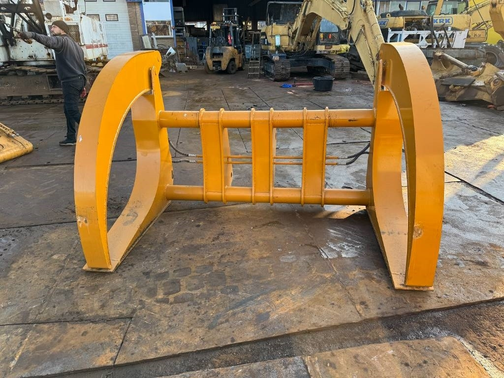 CAT 950 log forks clamp - Greiferi - Meža tehnika: foto 2 CAT 950 log forks clamp - Greiferi - Meža tehnika: foto 2