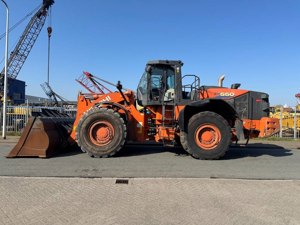 Hitachi ZW 550-6 - Riteņu iekrāvējs: foto 1 Hitachi ZW 550-6 - Riteņu iekrāvējs: foto 1