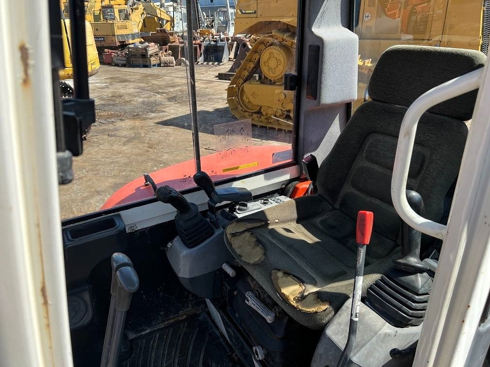 Mini-ekskavators Kubota KX 121-3: foto 10