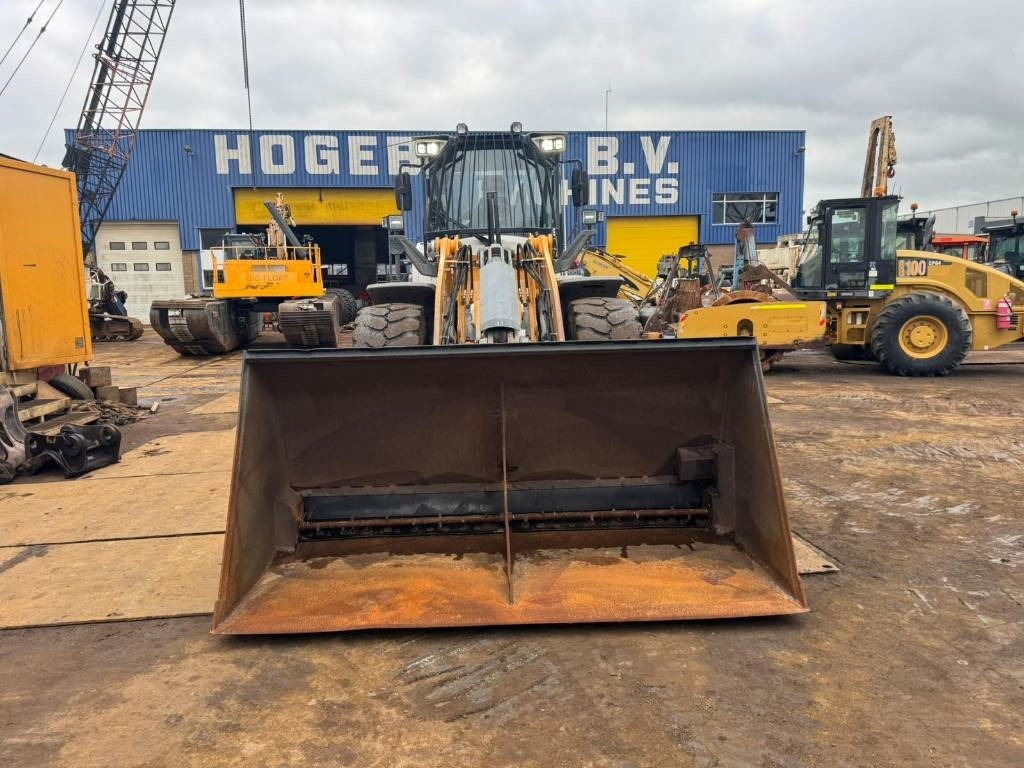 Liebherr L556 - Riteņu iekrāvējs: foto 3 Liebherr L556 - Riteņu iekrāvējs: foto 3