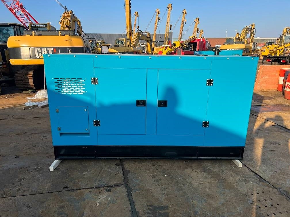 Ricardo 100KVA (80KW) SILENT GENERATOR 3 PHASE 50HZ 400V - Elektroģenerators: foto 5 Ricardo 100KVA (80KW) SILENT GENERATOR 3 PHASE 50HZ 400V - Elektroģenerators: foto 5