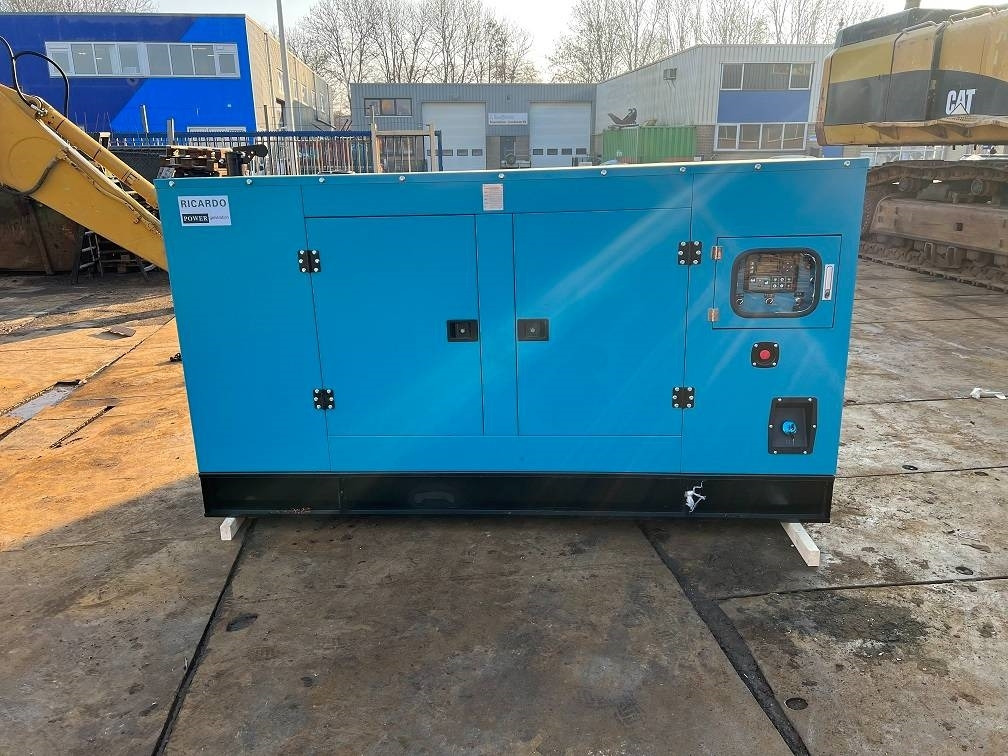 Ricardo 200KVA (160KW) SILENT GENERATOR 3 PHASE 50HZ 400V - Elektroģenerators: foto 1 Ricardo 200KVA (160KW) SILENT GENERATOR 3 PHASE 50HZ 400V - Elektroģenerators: foto 1
