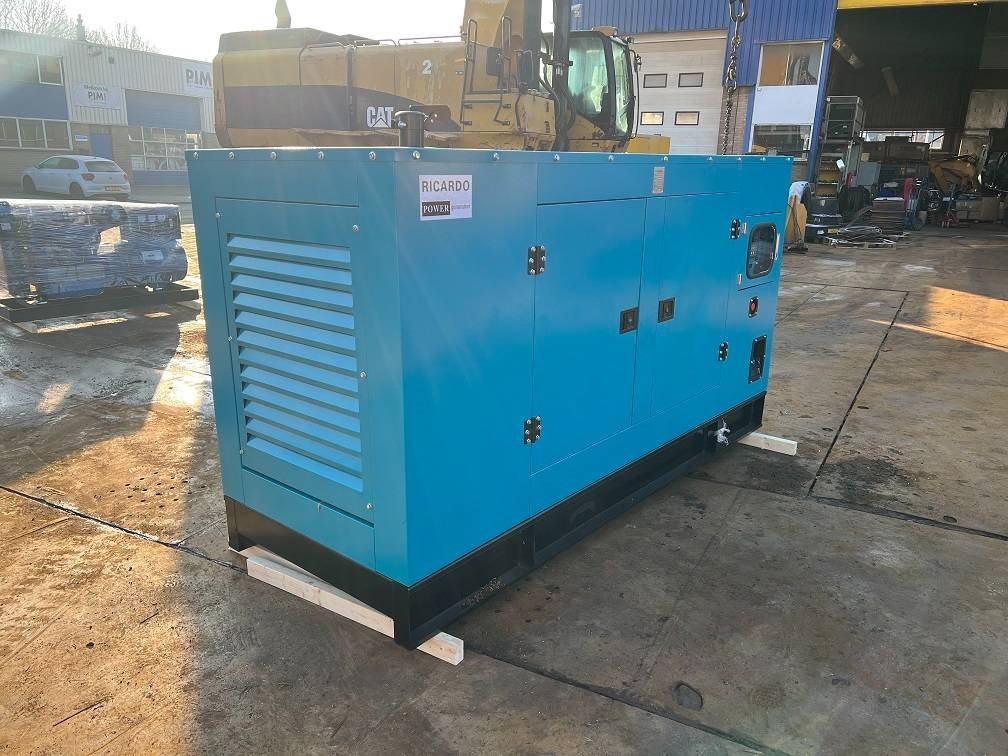 Ricardo 200KVA (160KW) SILENT GENERATOR 3 PHASE 50HZ 400V - Elektroģenerators: foto 2 Ricardo 200KVA (160KW) SILENT GENERATOR 3 PHASE 50HZ 400V - Elektroģenerators: foto 2