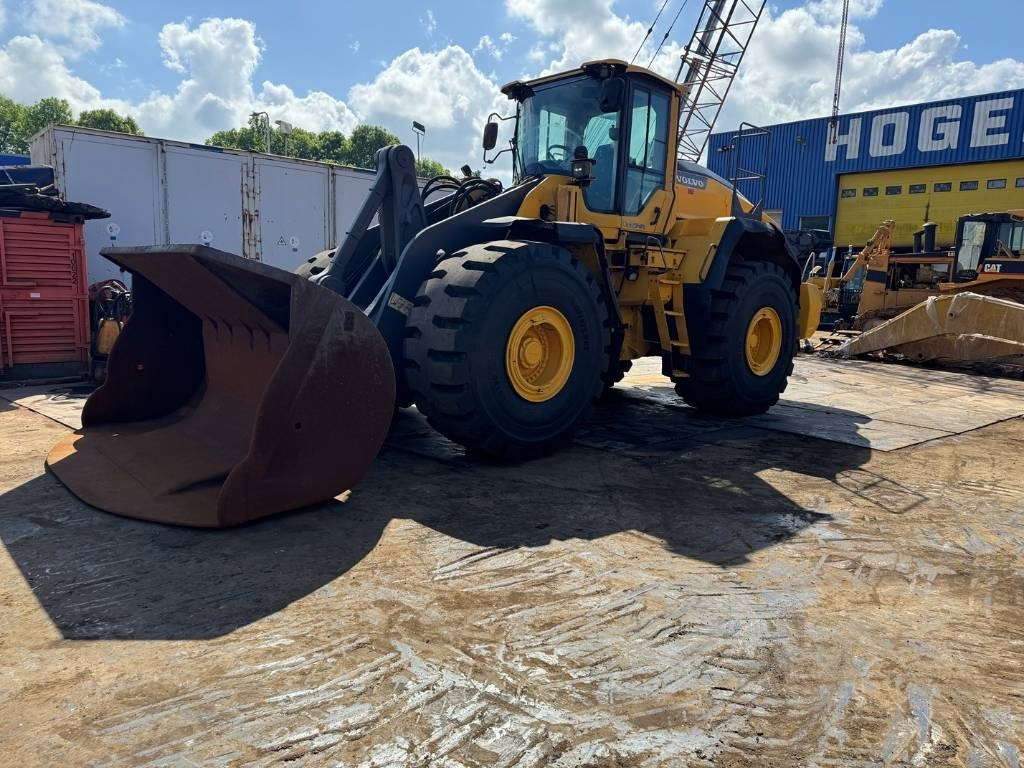 Volvo L 220 H ( WITH NEW TYRES ) - Riteņu iekrāvējs: foto 2 Volvo L 220 H ( WITH NEW TYRES ) - Riteņu iekrāvējs: foto 2