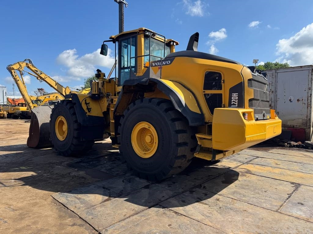 Volvo L 220 H ( WITH NEW TYRES ) - Riteņu iekrāvējs: foto 3 Volvo L 220 H ( WITH NEW TYRES ) - Riteņu iekrāvējs: foto 3