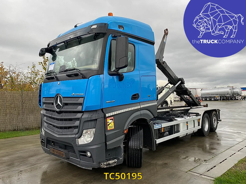 Mercedes-Benz Actros 2645 - Konteineru vedējs/ Kravas automašīna ar noņemamā virsbūve: foto 1 Mercedes-Benz Actros 2645 - Konteineru vedējs/ Kravas automašīna ar noņemamā virsbūve: foto 1