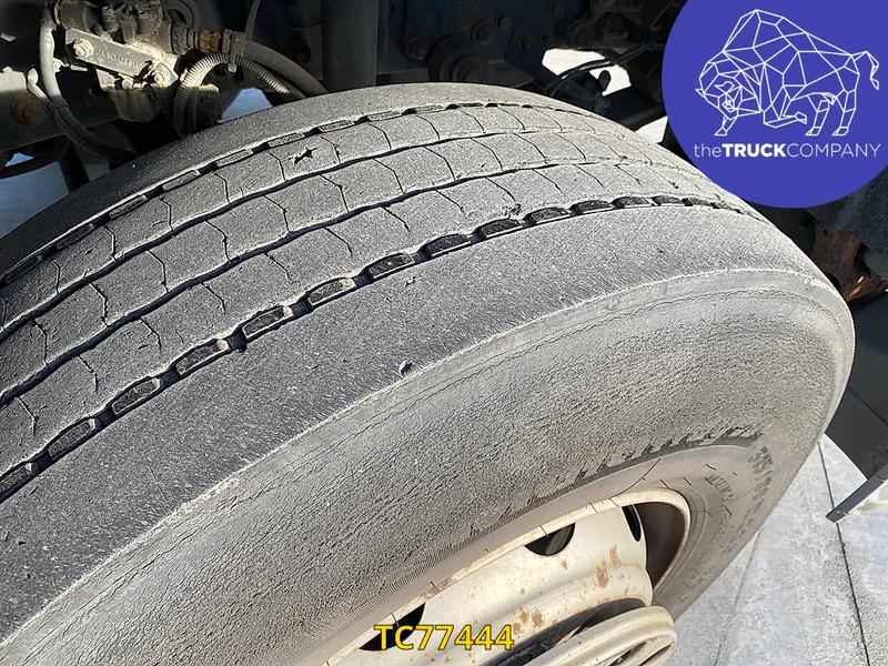 Mercedes-Benz Axor 1828 - Kravas automašīna ar tentu: foto 4 Mercedes-Benz Axor 1828 - Kravas automašīna ar tentu: foto 4