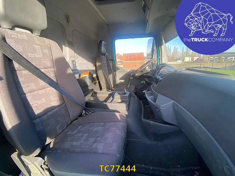 Kravas automašīna ar tentu Mercedes-Benz Axor 1828: foto 10