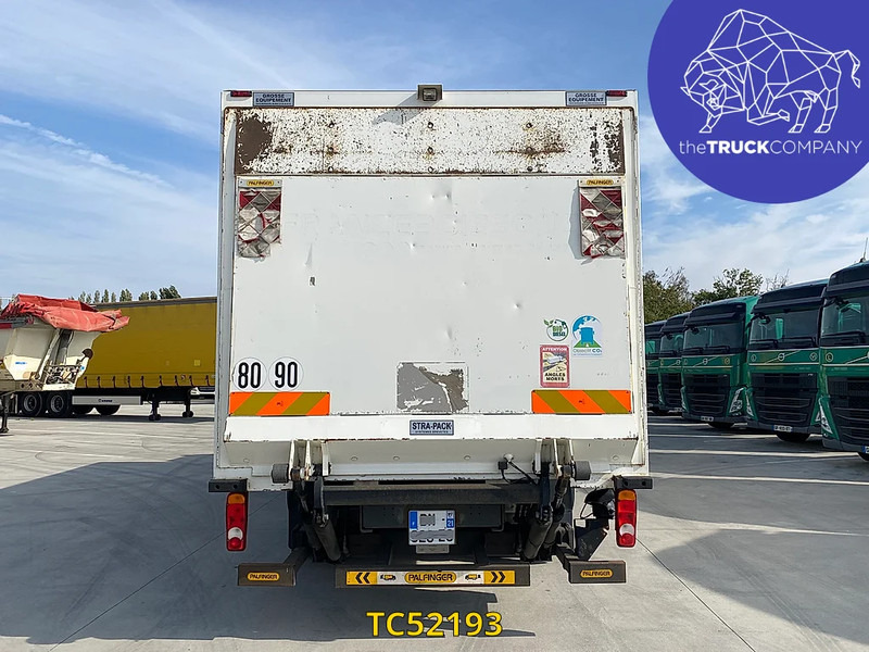 Renault D 210 - Kravas automašīna ar slēgto virsbūvi: foto 3 Renault D 210 - Kravas automašīna ar slēgto virsbūvi: foto 3