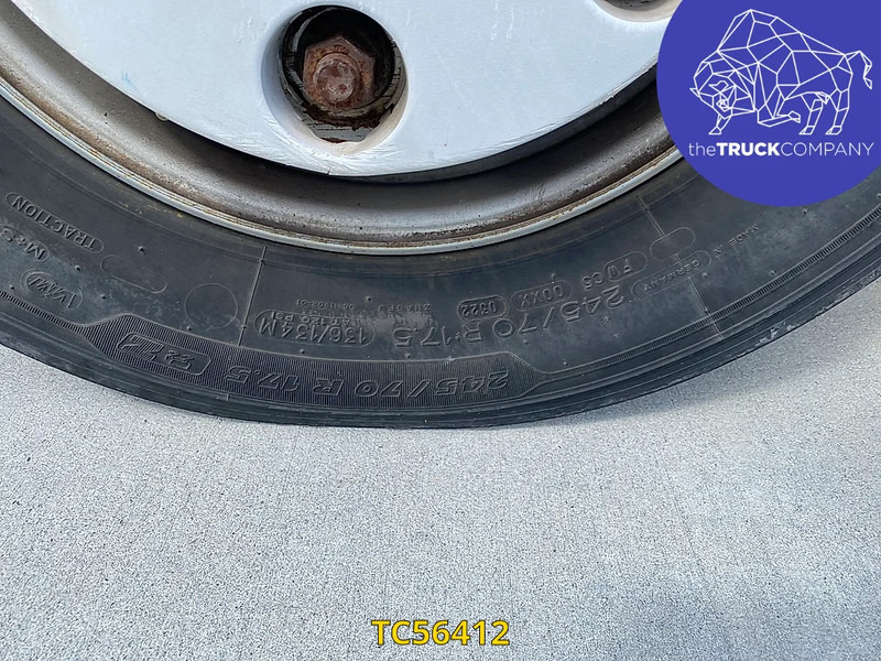 Renault D 240 - Kravas automašīna refrižerators: foto 3 Renault D 240 - Kravas automašīna refrižerators: foto 3