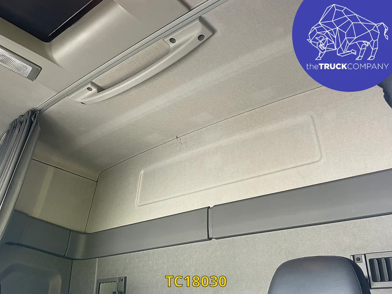 Renault T 460 - Kravas automašīna ar slēgto virsbūvi: foto 4 Renault T 460 - Kravas automašīna ar slēgto virsbūvi: foto 4
