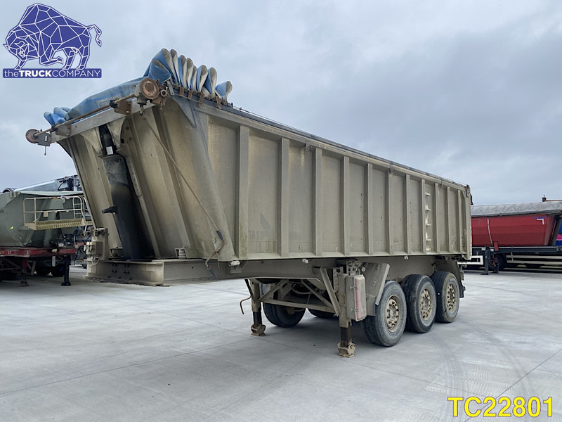 Puspiekabe pašizgāzējs Stas Tipper: foto 1