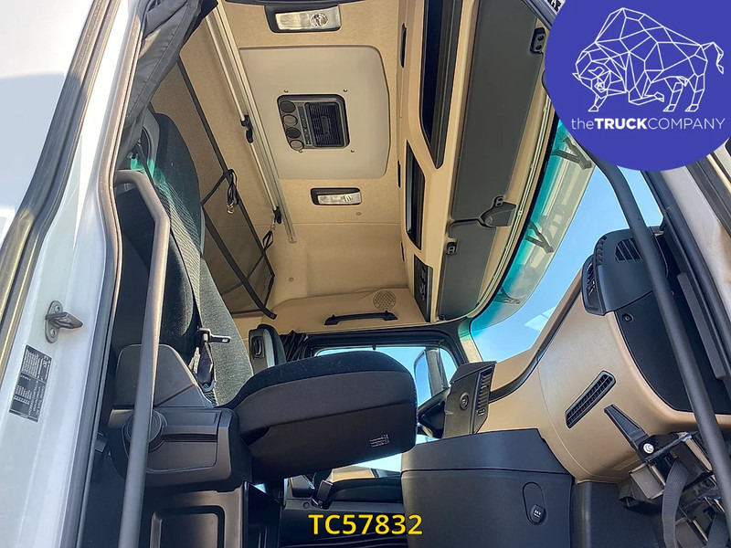 Mercedes-Benz Actros 1851 - Vilcējs: foto 4 Mercedes-Benz Actros 1851 - Vilcējs: foto 4