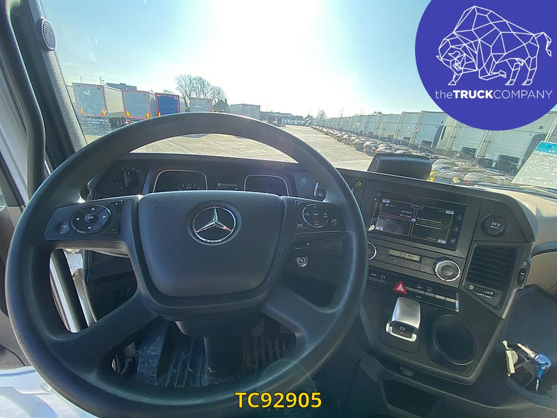 Mercedes-Benz Actros 1851 - Vilcējs: foto 3 Mercedes-Benz Actros 1851 - Vilcējs: foto 3