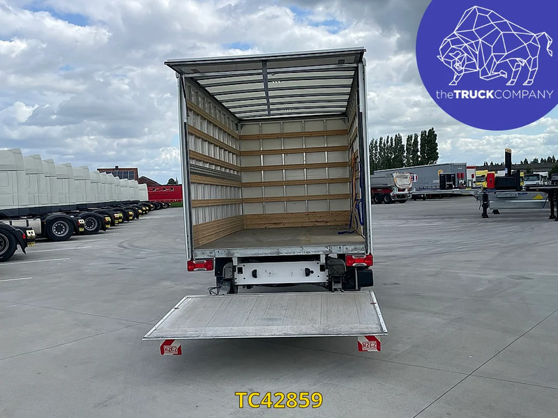 Volkswagen Crafter 2.0 TDI BOX + LIFT - Furgons ar slēgtā virsbūve: foto 1 Volkswagen Crafter 2.0 TDI BOX + LIFT - Furgons ar slēgtā virsbūve: foto 1