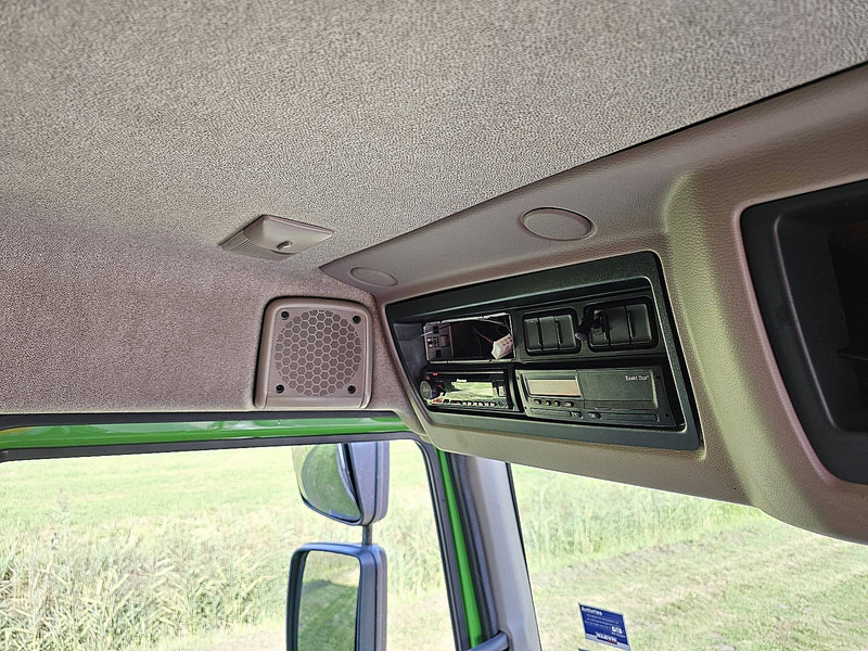 Kravas automašīna ar slēgto virsbūvi DAF LF 230 16T AIRCO TAILLIFT: foto 10 Kravas automašīna ar slēgto virsbūvi DAF LF 230 16T AIRCO TAILLIFT: foto 10