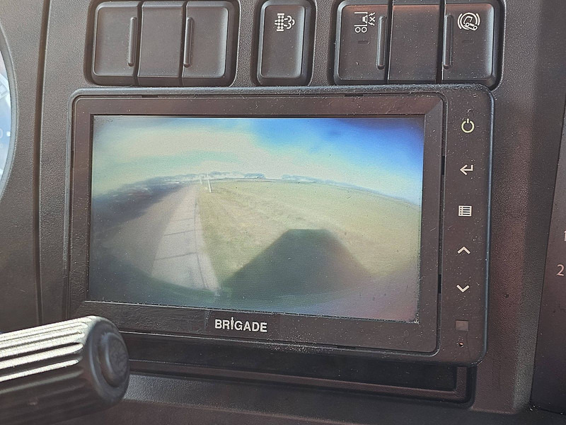 Kravas automašīna ar slēgto virsbūvi DAF LF 230 16T AIRCO TAILLIFT: foto 15 Kravas automašīna ar slēgto virsbūvi DAF LF 230 16T AIRCO TAILLIFT: foto 15