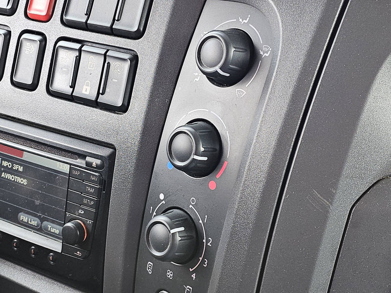Kravas automašīna ar tentu DAF LF 290 16T AIRCO TAILLIFT: foto 9