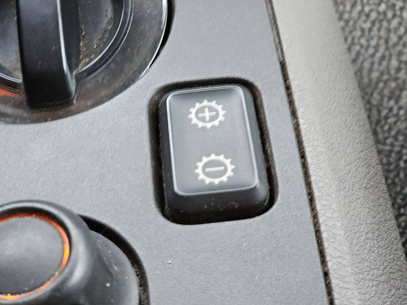 Kravas automašīna ar tentu DAF LF 290 16T AIRCO TAILLIFT: foto 10