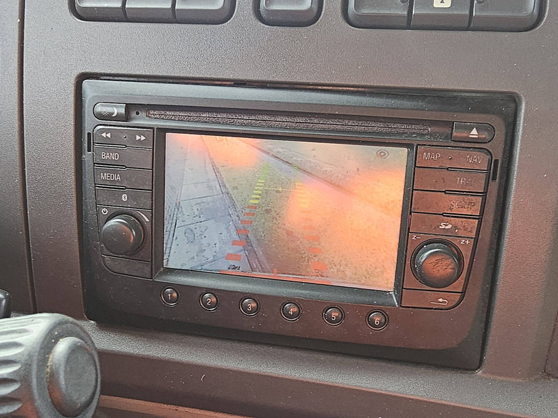 Kravas automašīna ar slēgto virsbūvi DAF LF 310 18T AIRCO LIFT: foto 14