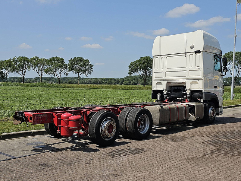 DAF XF 480 SSC 6X2 FAR INTARDER - Šasija kravas automašīna: foto 3 DAF XF 480 SSC 6X2 FAR INTARDER - Šasija kravas automašīna: foto 3