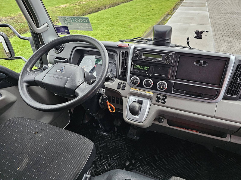Interior photo 1: Kravas automašīna ar slēgto virsbūvi FUSO 7C18 CANTER DUONIC AIRCO LIFT