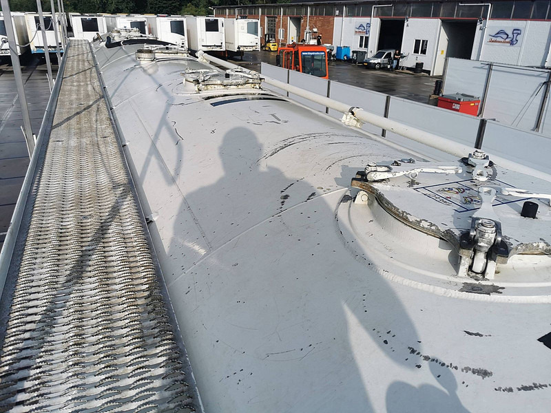 Puspiekabe cisterna Feldbinder KIP 60M3: foto 12