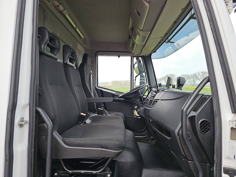 Kravas automašīna ar slēgto virsbūvi Iveco 150E25 EUROCARGO AIRCO LIFT 189TKM: foto 7