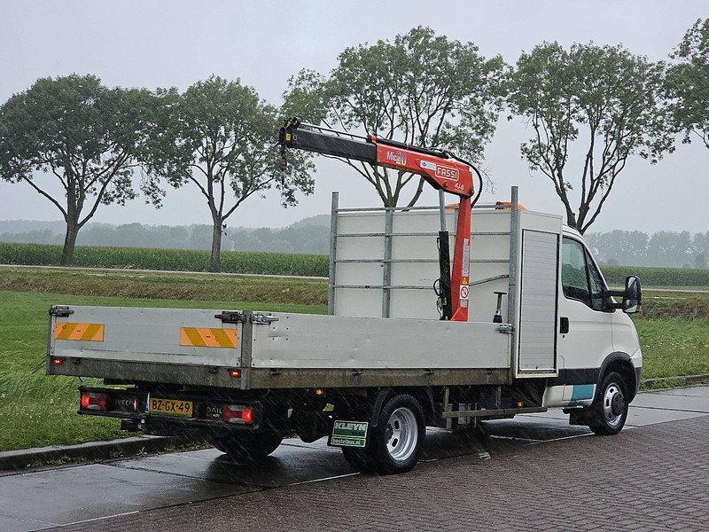 Iveco Daily 40C15 XL FASSI laadkraan - Automašīna ar kravas platformu: foto 3 Iveco Daily 40C15 XL FASSI laadkraan - Automašīna ar kravas platformu: foto 3