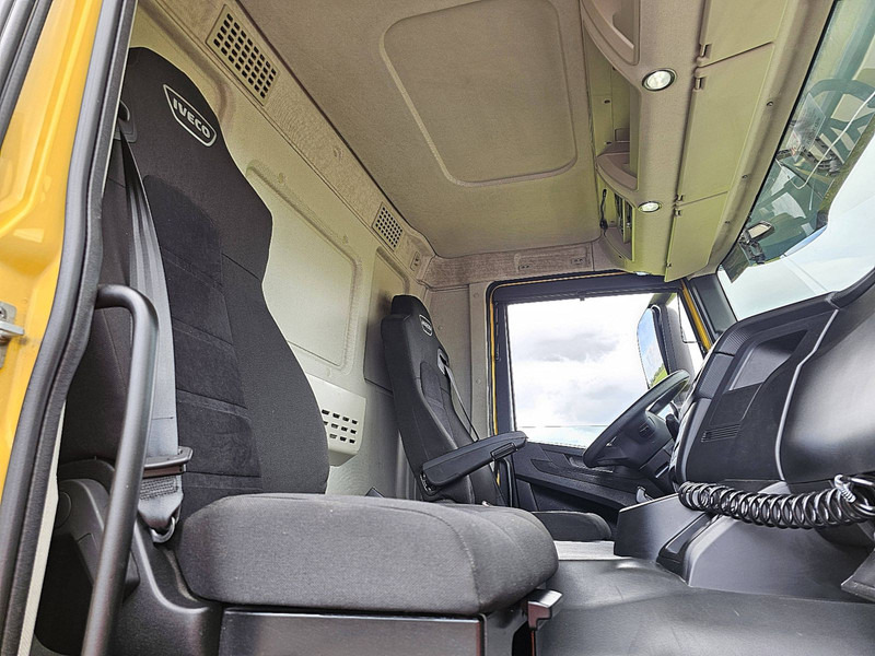 Kravas automašīna ar slēgto virsbūvi Iveco S-WAY AD190S33 TAILLIFT AIRCO: foto 7