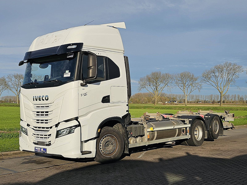 Iveco S-WAY AS260S46 6x2*4 LNG GAS - Konteineru vedējs/ Kravas automašīna ar noņemamā virsbūve: foto 2 Iveco S-WAY AS260S46 6x2*4 LNG GAS - Konteineru vedējs/ Kravas automašīna ar noņemamā virsbūve: foto 2